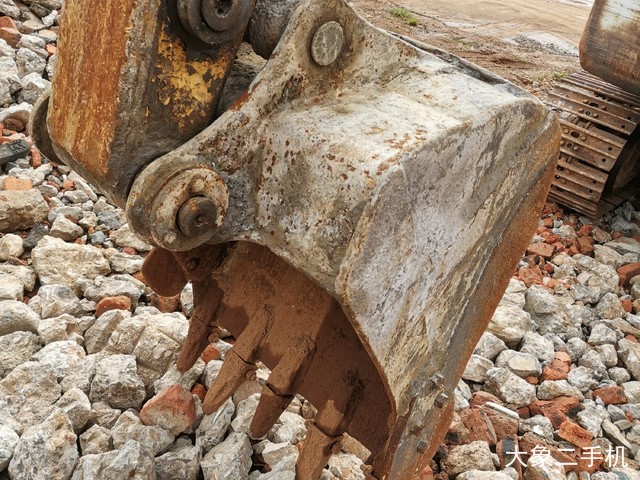 徐工 XE80D 挖掘机