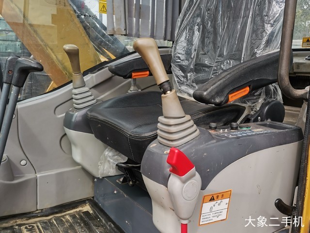 徐工 XE80D 挖掘机