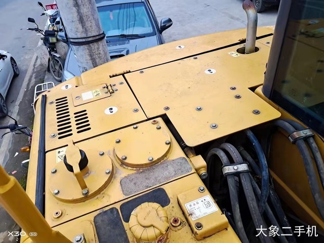 山东临工 E680F 挖掘机