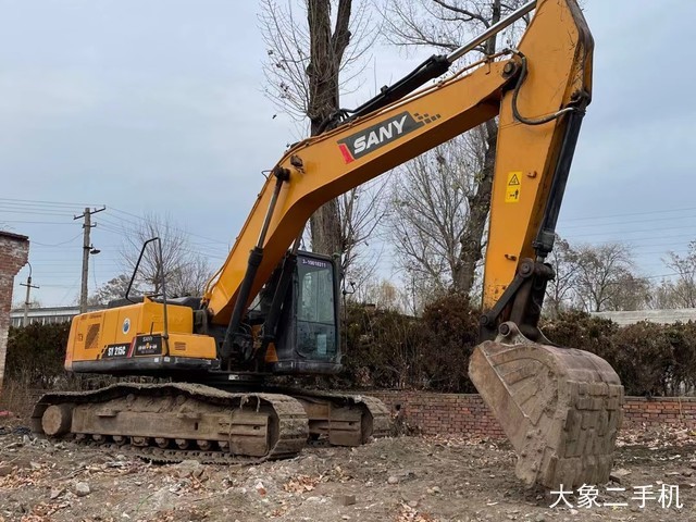 三一重工 SY215C-10 挖掘机