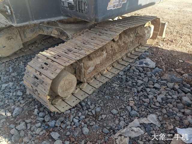 山东临工 E660F 挖掘机