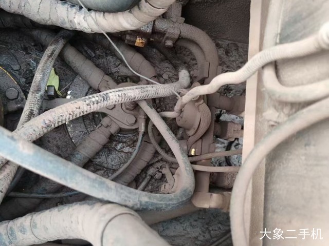 现代 R225LC-7 挖掘机