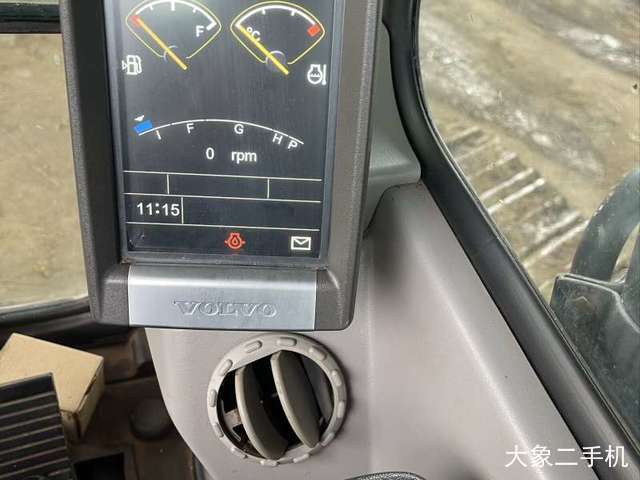 沃尔沃 EC200D 挖掘机