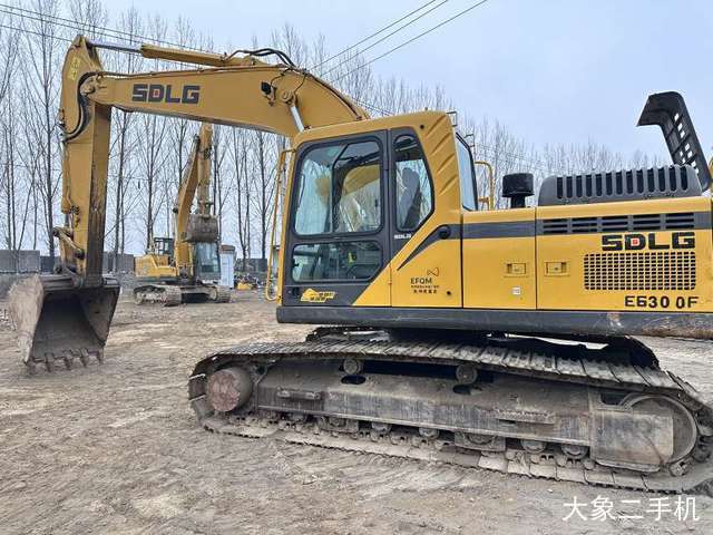 山东临工 E6225H 挖掘机