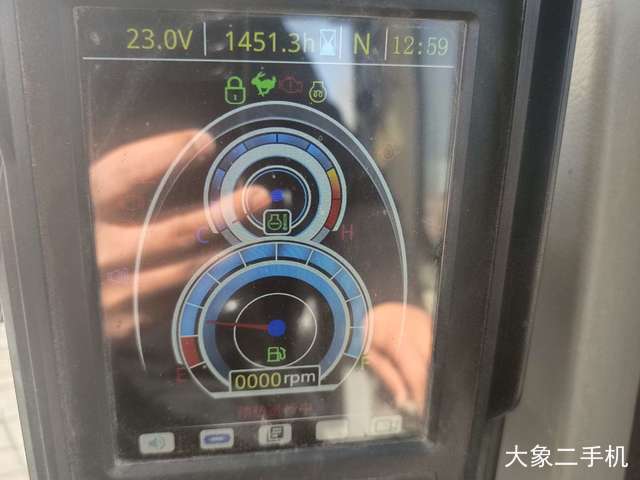 现代 R180W-9A 挖掘机