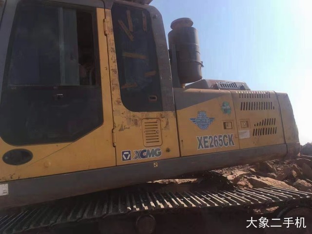 徐工 XE265C 挖掘机
