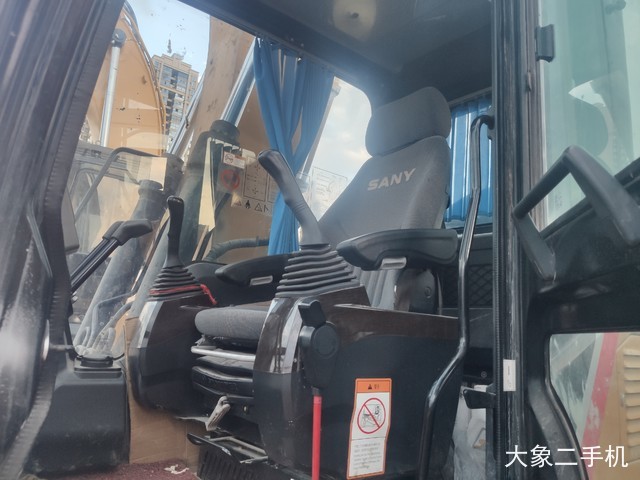 三一重工 SY135C 挖掘机