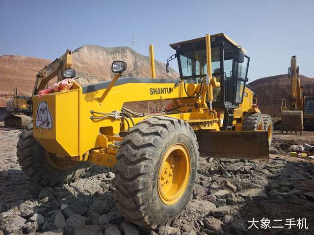 山推 SG18D-3 平地机