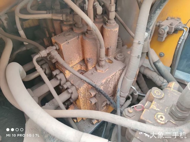 现代 R225LC-7 挖掘机