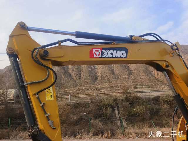 徐工 XE75D 挖掘机