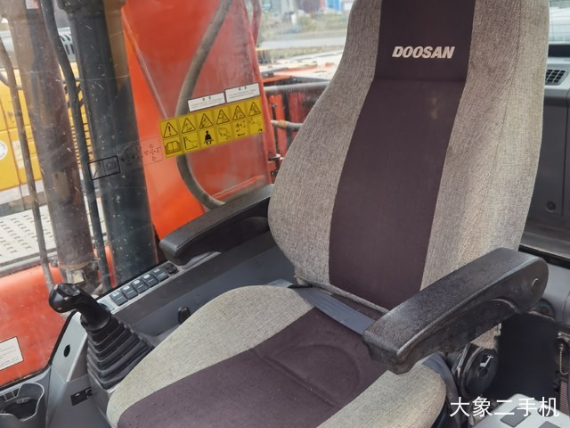 斗山 DX130-9C 挖掘机