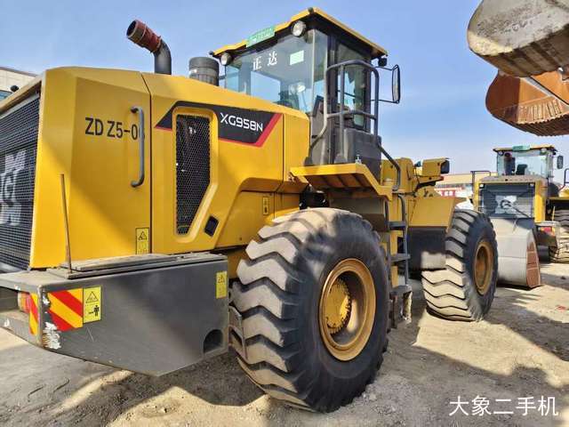 厦工 XG955HCNG 装载机