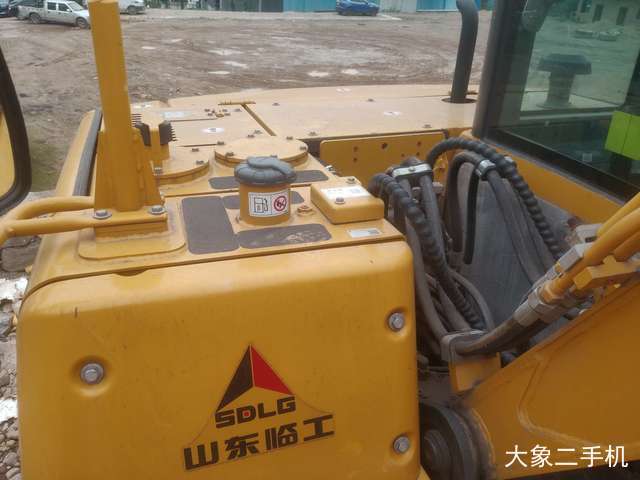 山东临工 E680F 挖掘机