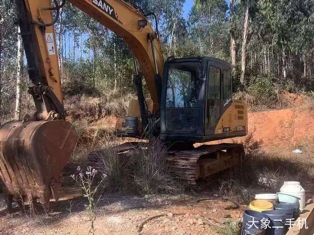 三一重工 SY135C 挖掘机