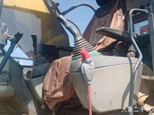 小松 PC200-8 挖掘机