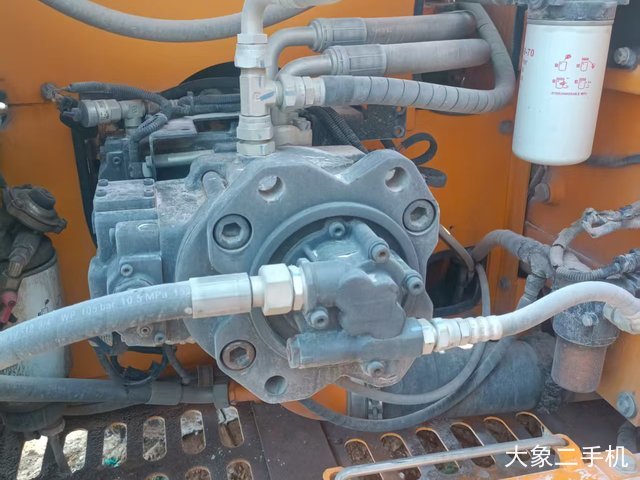 龙工 LG6225E 挖掘机