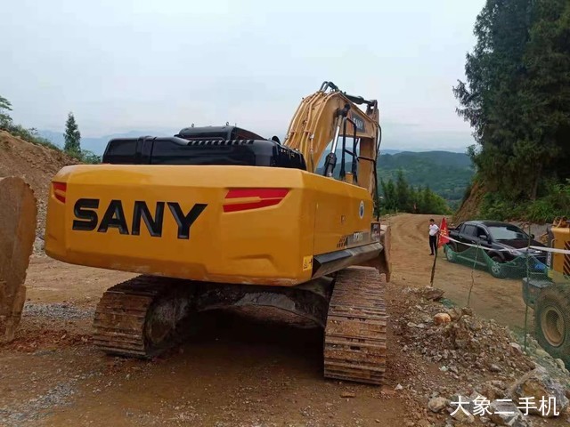 三一重工 SY245C-9 挖掘机