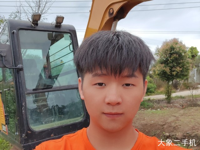 三一重工 SY75C 挖掘机