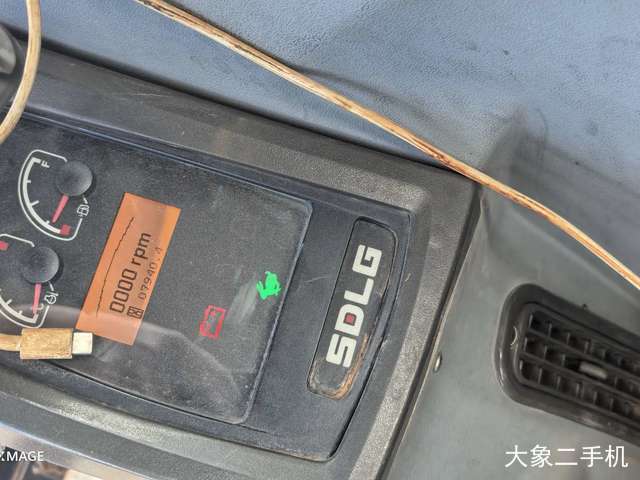 山东临工 E680F 挖掘机