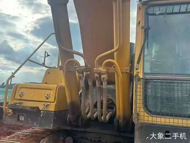 山东临工 LG6400E 挖掘机