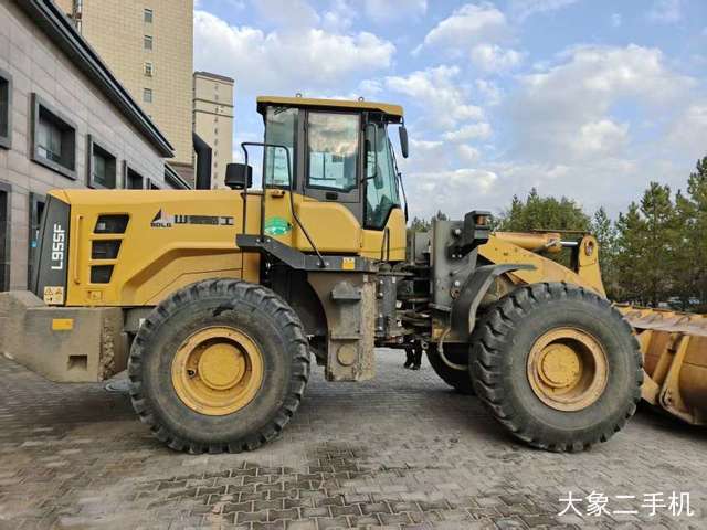 山东临工 L955F 装载机