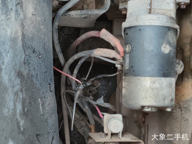 现代 R225-7 挖掘机