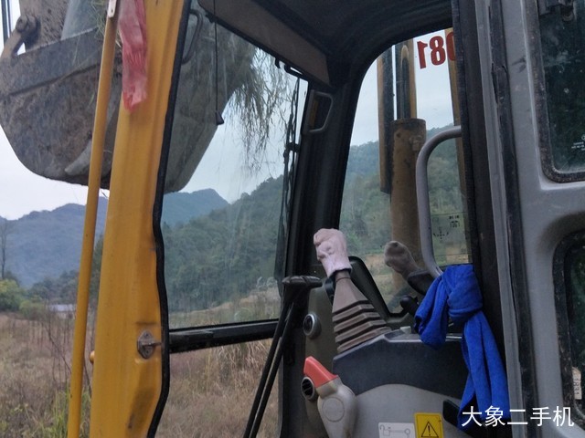 山东临工 LG685 挖掘机