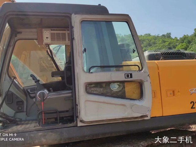 现代 R225LC-7 挖掘机