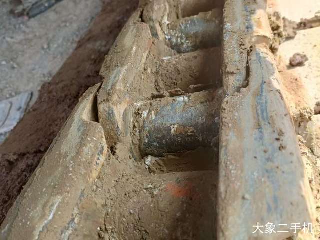 现代 R225-7 挖掘机