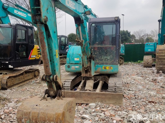 神钢 SK60-8 挖掘机