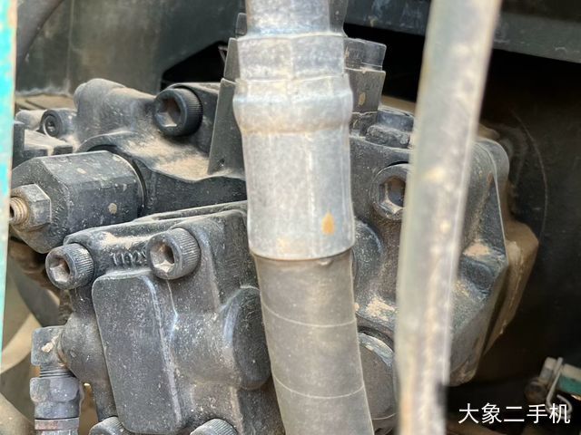 神钢 SK75 挖掘机
