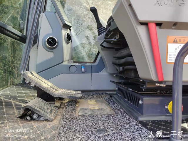 徐工 XE215D 挖掘机