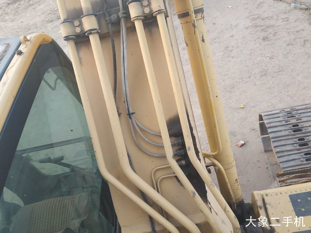 小松 PC220-8 挖掘机