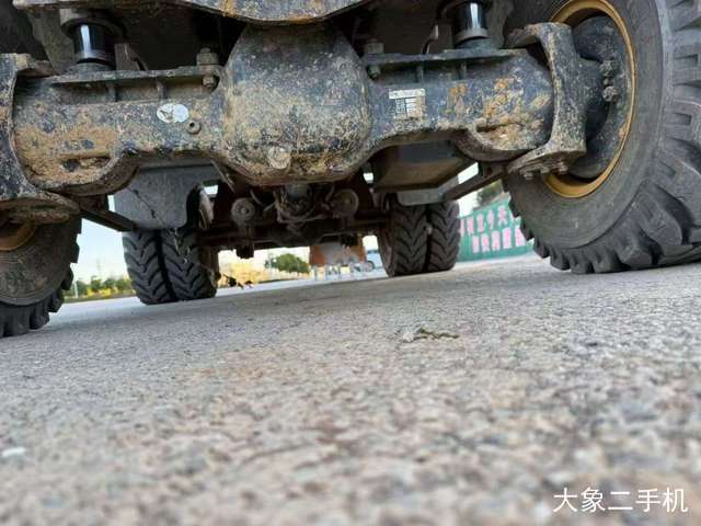 山东临工 E7150F 挖掘机