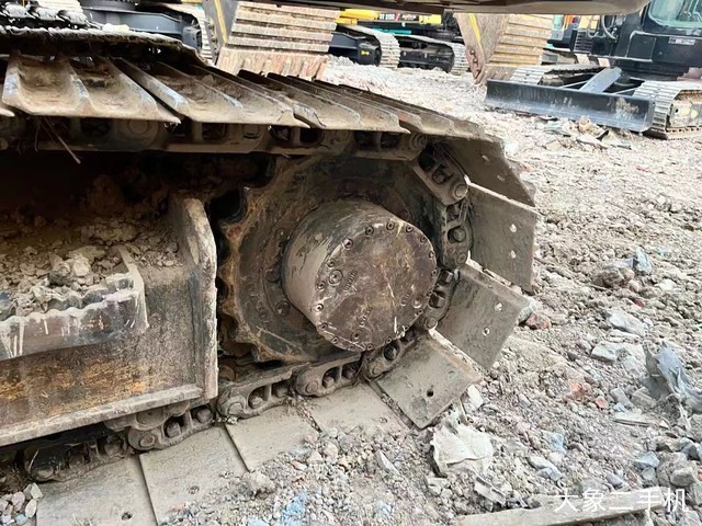 徐工 XE75D 挖掘机