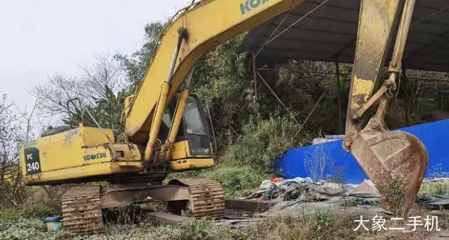 小松 PC200-8 挖掘机