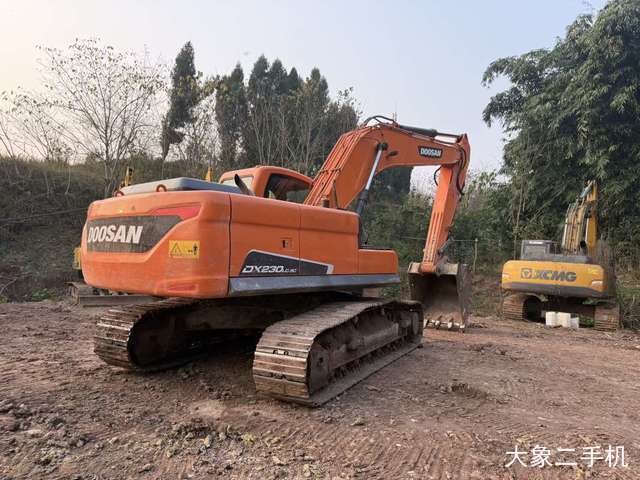 斗山 DX225LC-9C 挖掘机