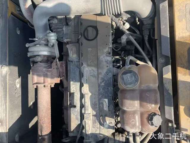 山东临工 LG6210 挖掘机