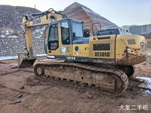 徐工 XE270DK 挖掘机