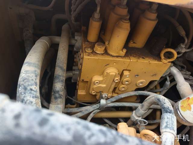 三一重工 SY215C 挖掘机