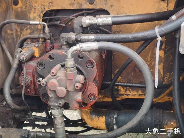 现代 R150LC-7 挖掘机