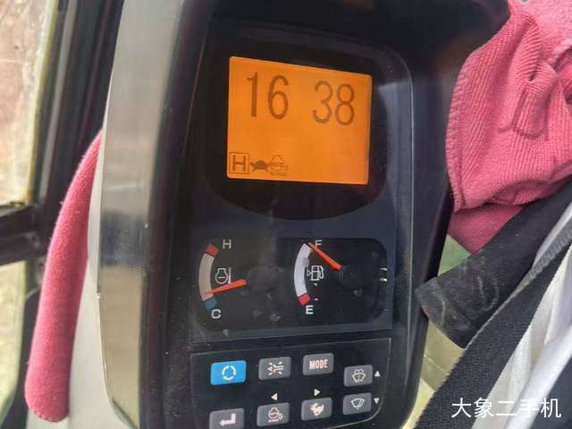 神钢 SK130-8 挖掘机