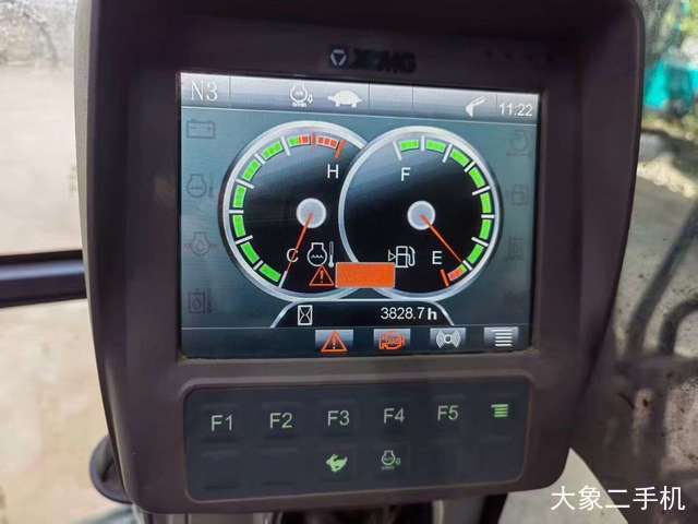 徐工 XE135D 挖掘机