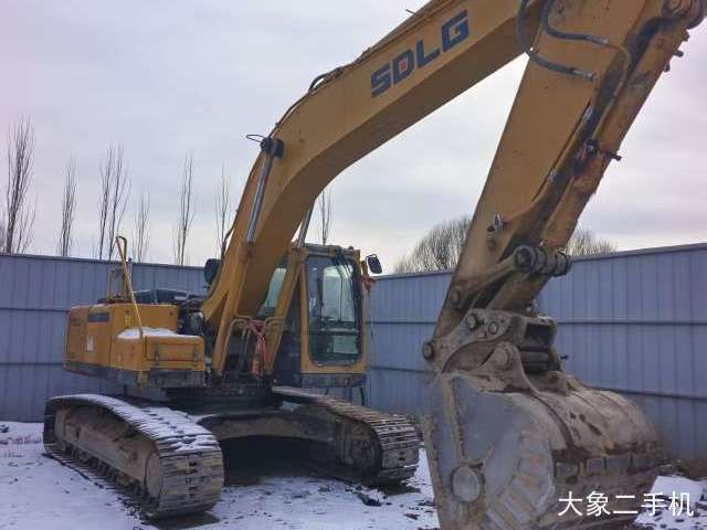 山东临工 E6250F 挖掘机