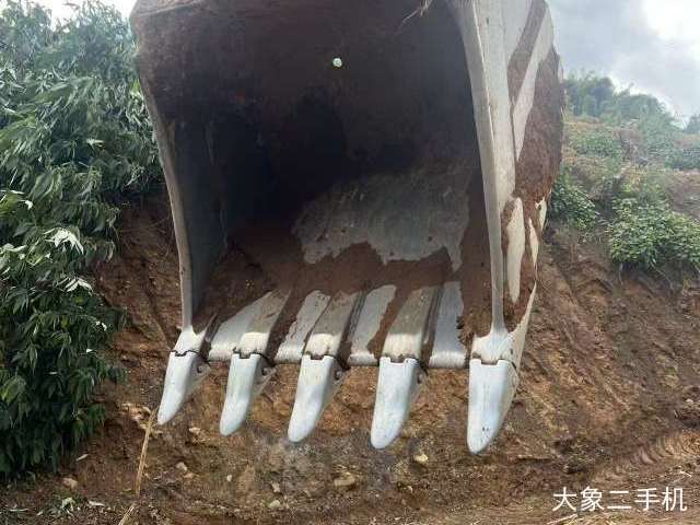 神钢 SK130-8 挖掘机