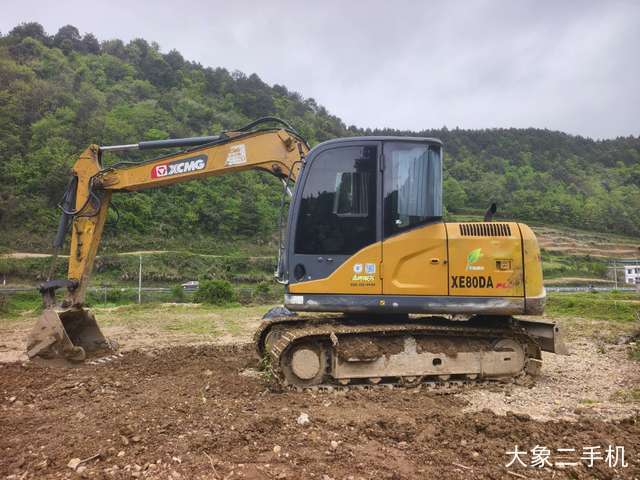 徐工 XE75D 挖掘机