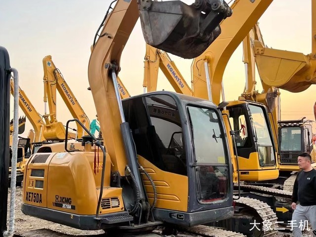 徐工 XE75D 挖掘机