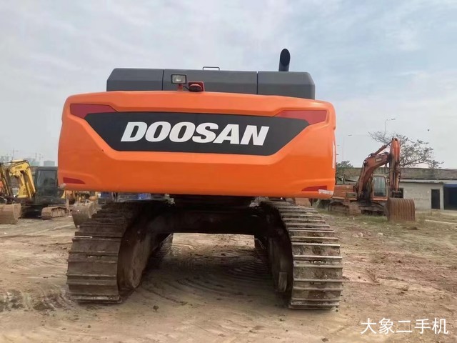 斗山 DX500 挖掘机