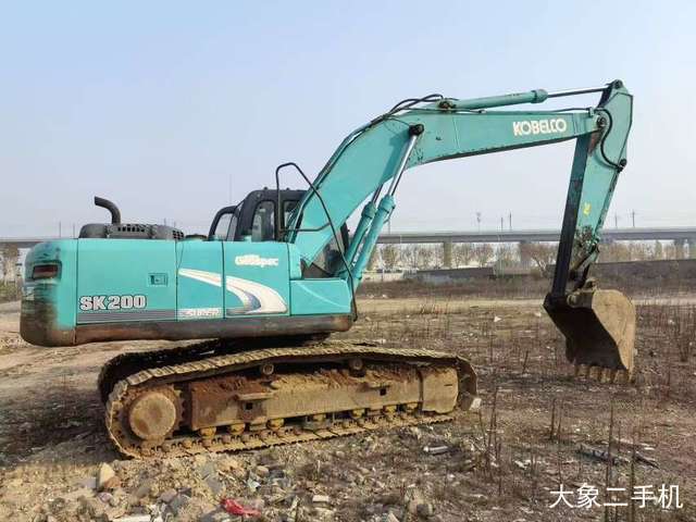 神钢 SK200-8 挖掘机