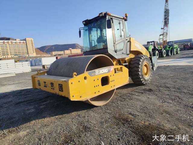 徐工 XS203J 压路机